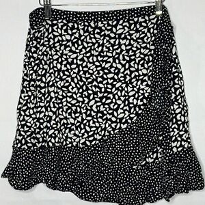 Banana Republic Black and White Leaf Mini Skirt